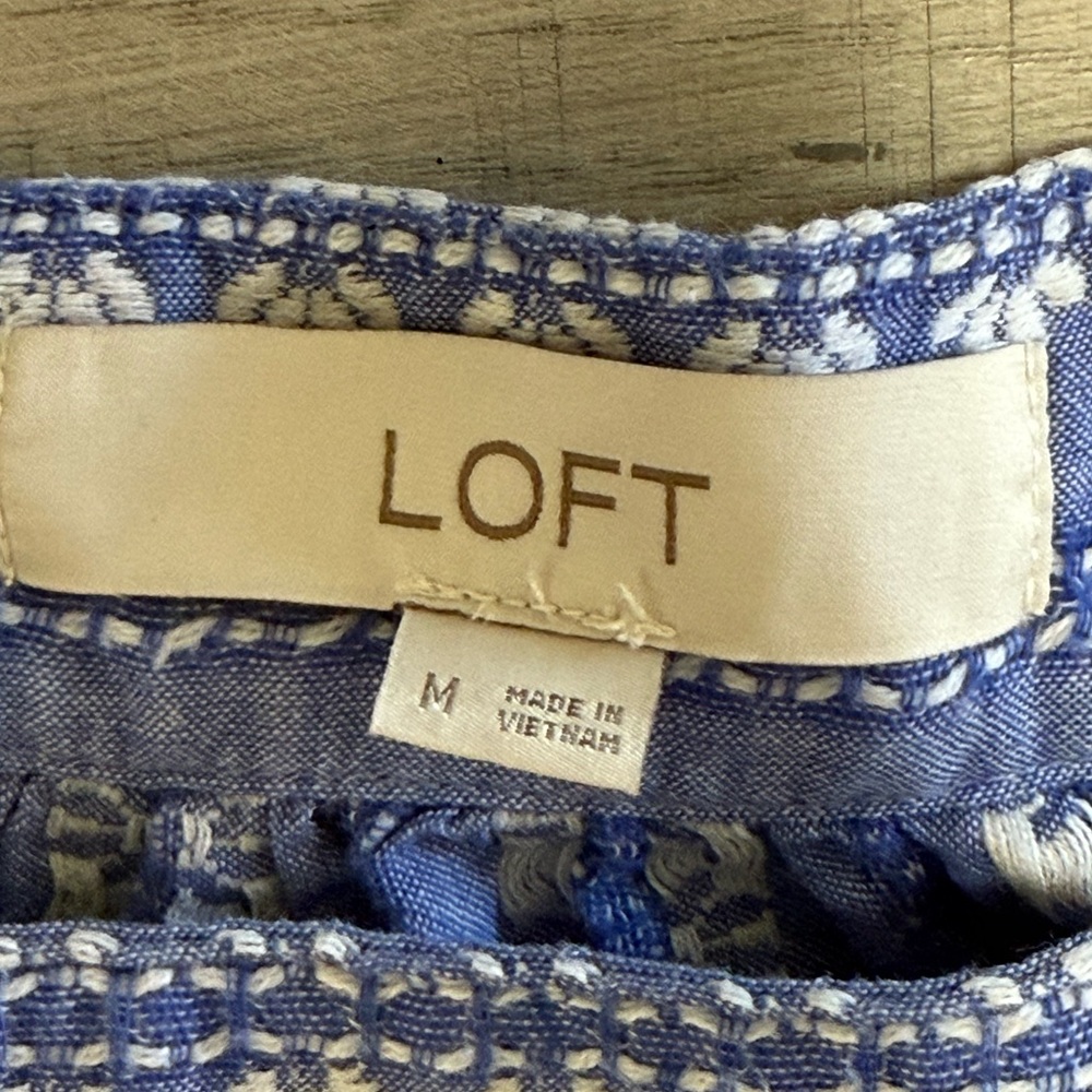 Loft Blue Denim/Linen Style Puff Sleeve Embroidered Blouse Size Medium - Picture 4 of 10